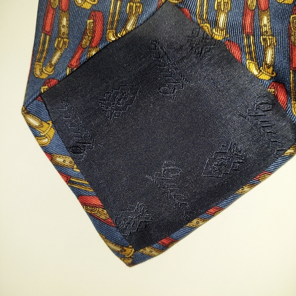 Authentic Gucci Tie - Picture 4 of 11